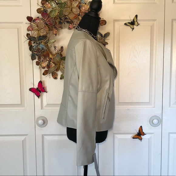 💼 Bagatelle Pearl Gray Moto Jacket - Picture 8 of 15